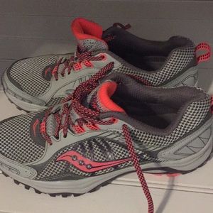 Saucony running shoes WIDE